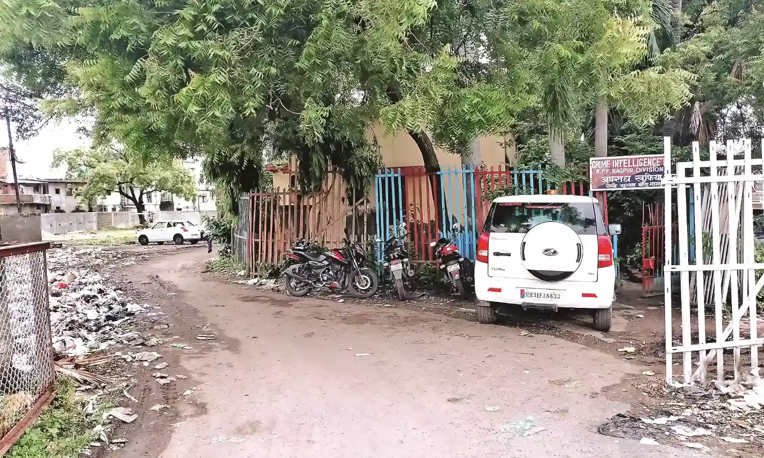 सुरक्षा में बाधक बन रहा बदबूदार कचरा