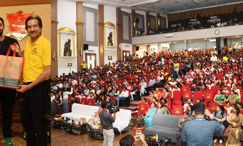 भोपाल: सेज यूनिवर्सिटी के मेरी मर्ज़ी ड्राइव में शामिल हुए प्रसिद्ध स्टैंड-अप कॉमेडियन राहुल दुआ