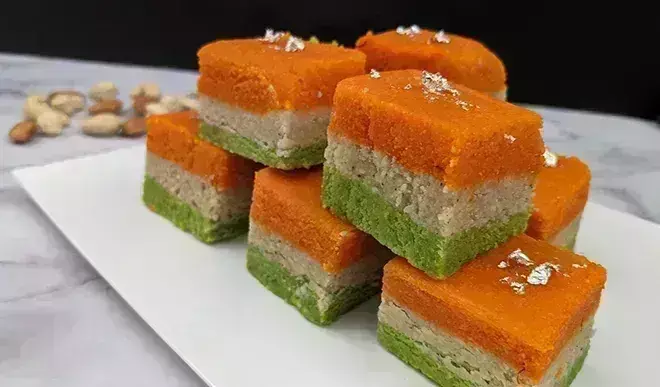 स्वतंत्रता दिवस पर बिना गैस जलाए बनाएं ये स्वादिष्ट मिठाई, इस आसान रेसिपी से