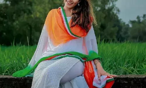 स्वतंत्रता दिवस पर दिखना चाहते हैं हटके, तो फॉलो करें इन यूनिक फैशन टिप्स को