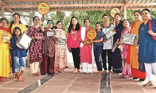 फ्रेंडशिप-डे पर डब्बा पार्टी, वुमन भास्कर क्लब का आयोजन