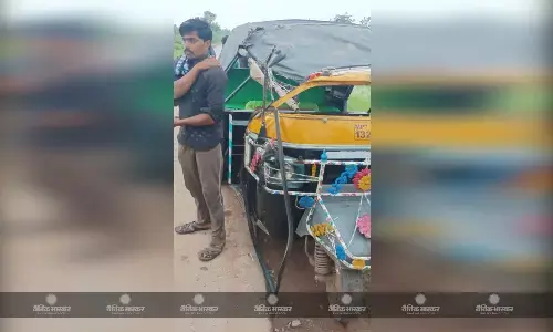 टै्रक्टर की ठोकर से आटो में सवार १४ मजदूर घायल, शाहनगर के बोरी रोड स्थित उमेही नदीं मोड़ पर हुआ हादसा