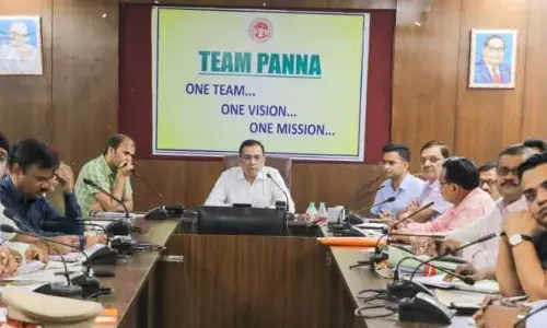 कलेक्टर की अध्यक्षता में हुई टीएल बैठक