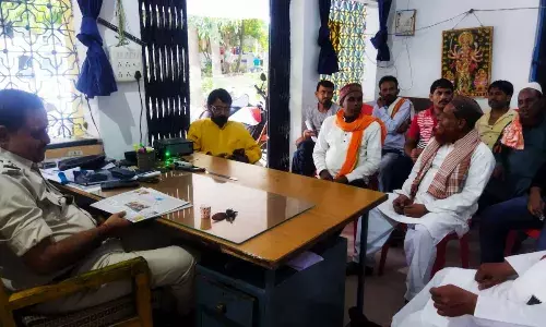 चौकी प्रभारी ने शान्ति समिति के साथ की बैठक