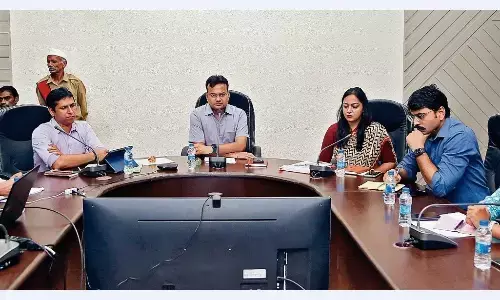 समय सीमा की बैठक में कलेक्टर ने कहा-लाड़ली बहना योजना की शिकायतों का निराकरण करें