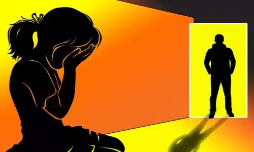 मेरठ में 15 वर्षीय नाबालिक लड़की से दुष्कर्म , मामला दर्ज मेरठ में 15 वर्षीय नाबालिक लड़की से दुष्कर्म , मामला दर्ज