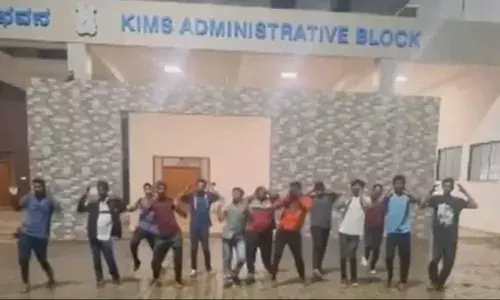 कर्नाटक : नर्सों पर अपमानजनक रील बनाने के आरोप में 11 मेडिकल छात्र निलंबित