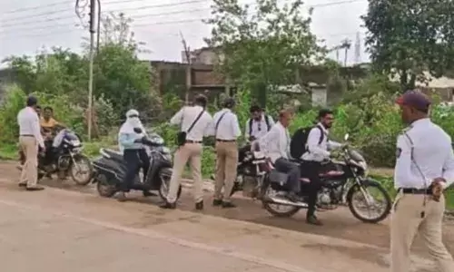 हेलमेट का उपयोग न करनेवालों से वसूला 12 लाख का जुर्माना