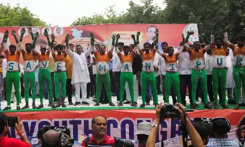 मणिपुर हिंसा को लेकर भारतीय यूथ कांग्रेस ने जंतर-मंतर पर किया विरोध प्रदर्शन