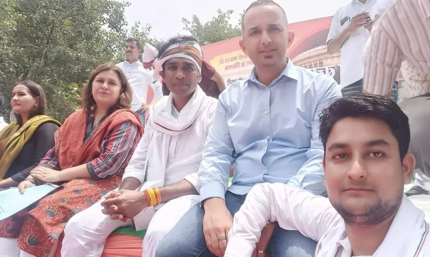 दिल्ली में आयोजित प्रदर्शन में शामिल हुए जिले से युवक कांग्रेस पदाधिकारी