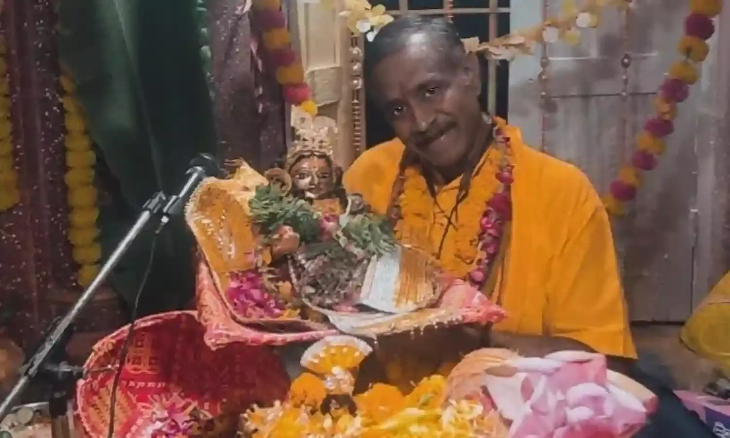 श्री जुगल किशेार मंदिर में चल रही श्रीमद्भागवत कथा