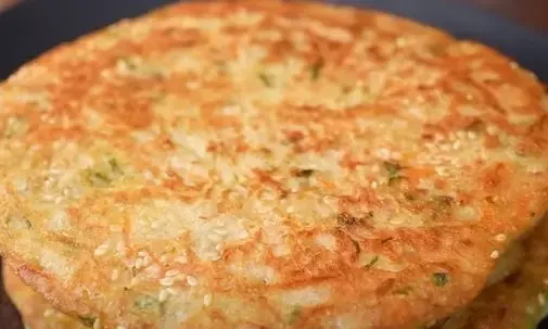 नाश्ता में बनाएं चावल और आलू का उत्तपम, यहां जानें आसान विधि