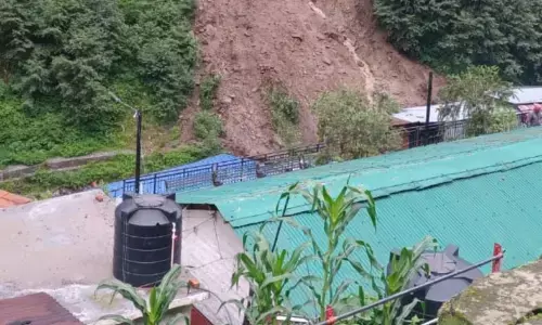 गौरीकुंड में भूस्खलन की चपेट में आए 3 मासूम, 2 की मौत