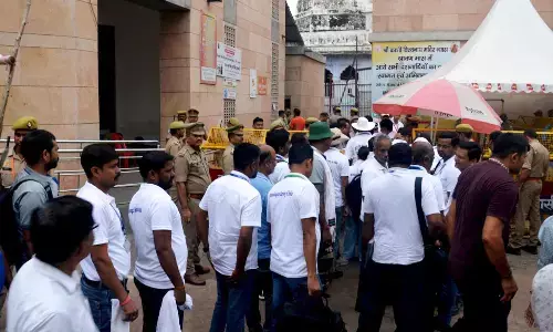 ज्ञानवापी में सर्वे करने पहुंची एएसआई टीम, कोना कोना रही खंगाल ज्ञानवापी में सर्वे करने पहुंची एएसआई टीम, कोना कोना रही खंगाल