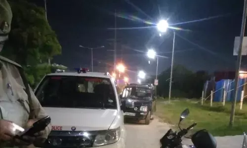 गाजियाबाद: सोसायटी में घुसे चोर, सिक्योरिटी गार्ड की फायरिंग में एक की मौत गाजियाबाद: सोसायटी में घुसे चोर, सिक्योरिटी गार्ड की फायरिंग में एक की मौत