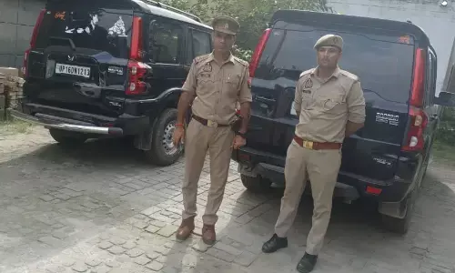 एक्सप्रेस-वे पर लड़कों ने बनाई रील, तीन गाड़ियां हुई सीज