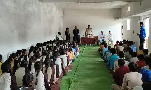 रैपुरा पुलिस ने विद्यालयों में पहुंचकर चलाया अभिमन्यु अभियान