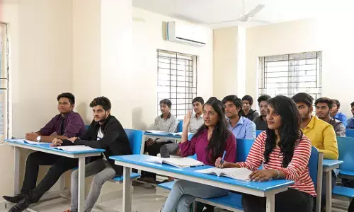 रोजगार की मजबूरी: जूनियर कॉलेजों के करीब 95 फीसदी विद्यार्थियों ने चुना अंग्रेजी का विकल्प