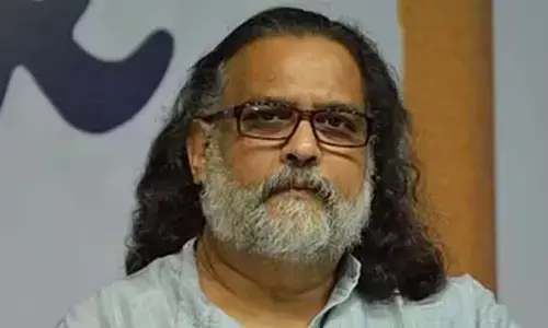 भारत छोड़ो आंदोलन की बरसी पर गांधी के परपोते तुषार गांधी को पुलिस ने हिरासत में लिया