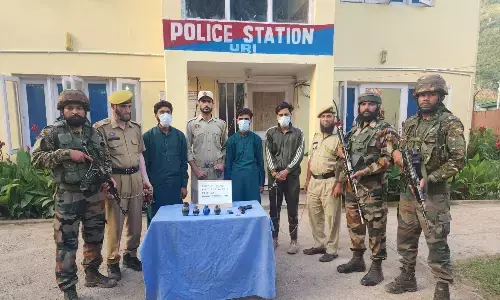 जम्मू-कश्मीर के बडगाम से लश्कर के तीन आतंकी सहयोगी गिरफ्तार