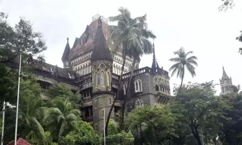बॉम्बे हाई कोर्ट ने कहा - मां से हर किसी को मिलने की इजाजत, बेटी को हलफनामा दाखिल करने का निर्देश
