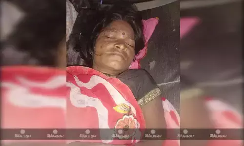 महिला को बाइक ने मारी ठोकर महिला को बाइक ने मारी ठोकर