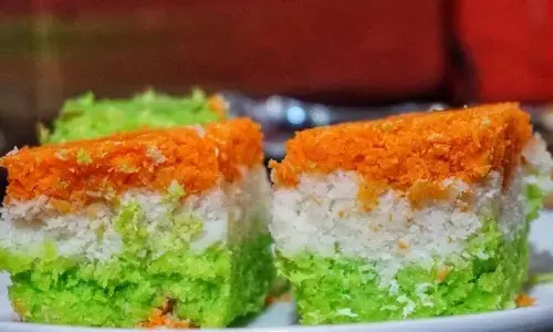 स्वतंत्रता दिवस स्पेशल: 15 अगस्त के खास मौके पर बनाइए नारियल की तिरंगी बर्फी, इस आसान रेसिपी के साथ