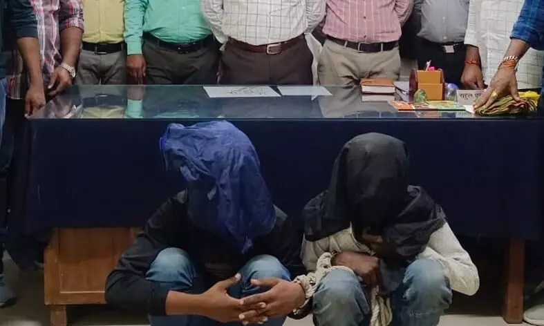 फिंगरप्रिंट से पकड़ में आए 7 घरों में सेंध लगाने वाले 4 शातिर चोर फिंगरप्रिंट से पकड़ में आए 7 घरों में सेंध लगाने वाले 4 शातिर चोर