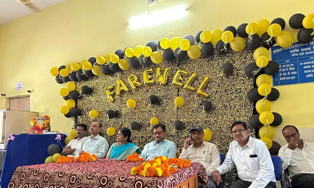 प्राणी शास्त्र विभाग में विदाई कार्यक्रम का हुआ आयोजन