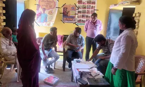 जिला टीकाकरण अधिकारी ने किया मिशन इंद्रधनुष का निरीक्षण