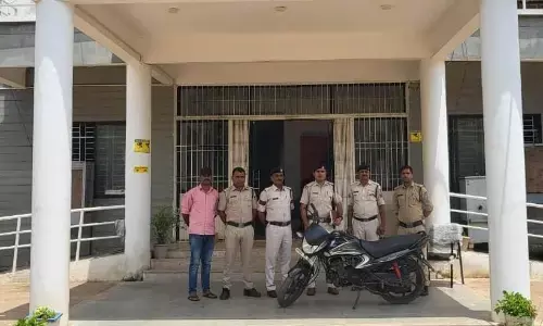 पत्नी की हत्या का आरोपी हुआ गिरफ्तार पत्नी की हत्या का आरोपी हुआ गिरफ्तार