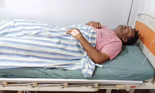 रेत तस्करों ने पटवारी पर चढ़ा दिया ट्रैक्टर