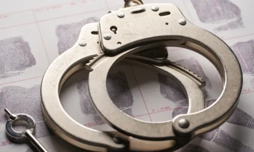 अहमदाबाद : 48 लाख की कथित धोखाधड़ी करने के आरोप में ठग किरण पटेल गिरफ्तार