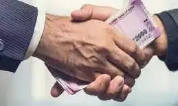 रिश्वत मांगनेवाले पुलिस सिपाही के खिलाफ मामला दर्ज