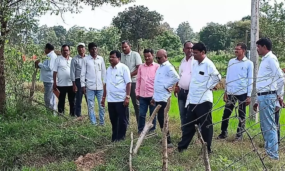 किसानों को नुकसान से बचाने के लिए वनविभाग ने शुरू की गश्त किसानों को नुकसान से बचाने के लिए वनविभाग ने शुरू की गश्त