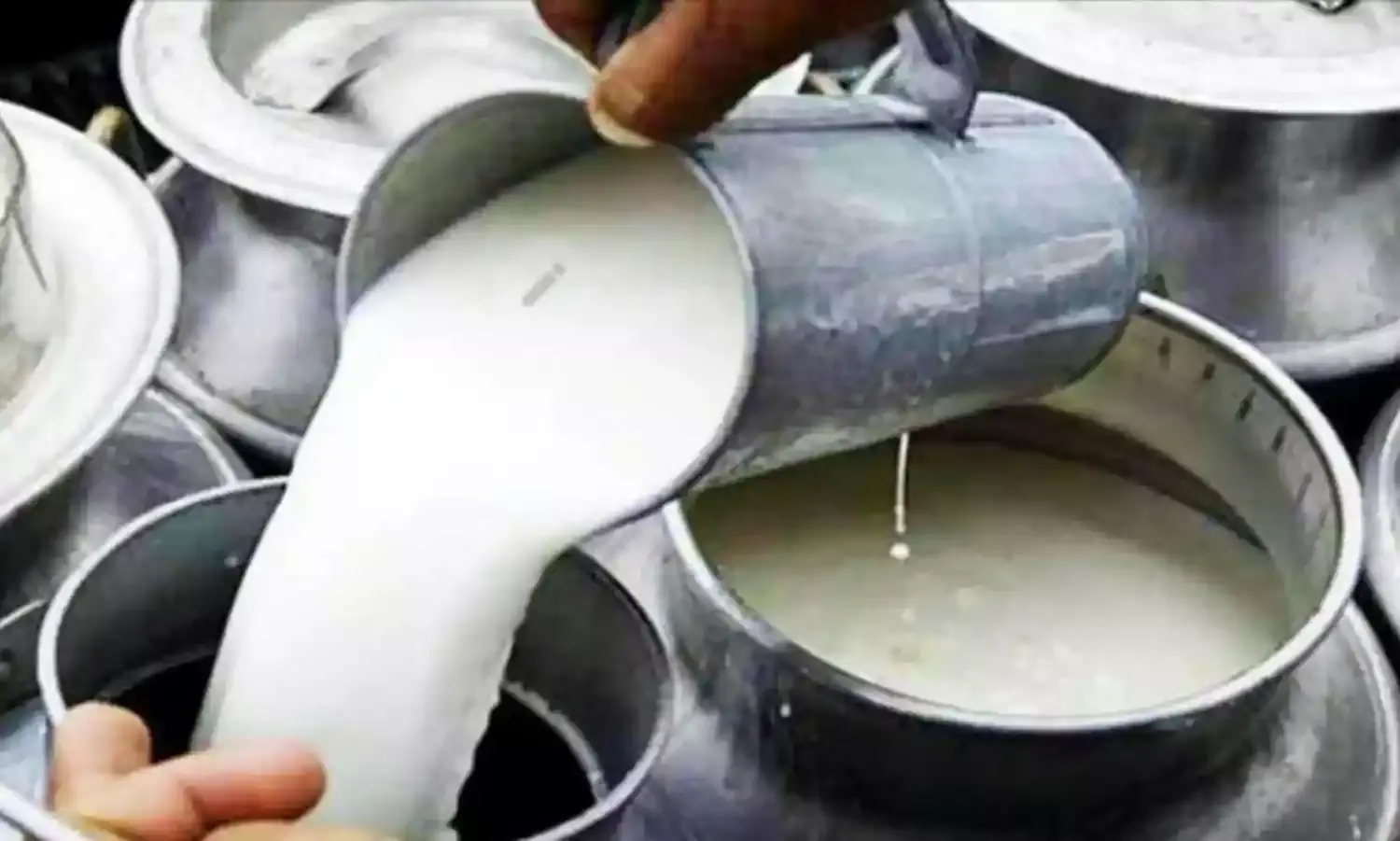 दूध के लिए न्यूनतम दर नहीं मिलने से किसान नाराज, आंदोलन की चेतावनी