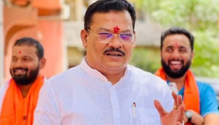 मुख्यमंत्री एकनाथ शिंदे की तबियत बहुत खराब, 15 अगस्त के बाद जबरन अस्पताल में कराना होगा भर्ती मुख्यमंत्री एकनाथ शिंदे की तबियत बहुत खराब, 15 अगस्त के बाद जबरन अस्पताल में कराना होगा भर्ती