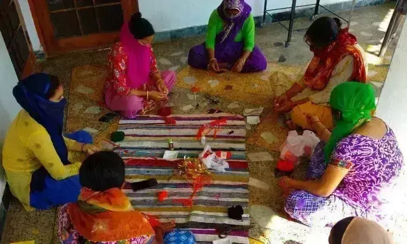 अपनों ने अपनाने से किया इनकार अब कौशल ही बना जीने का सहारा