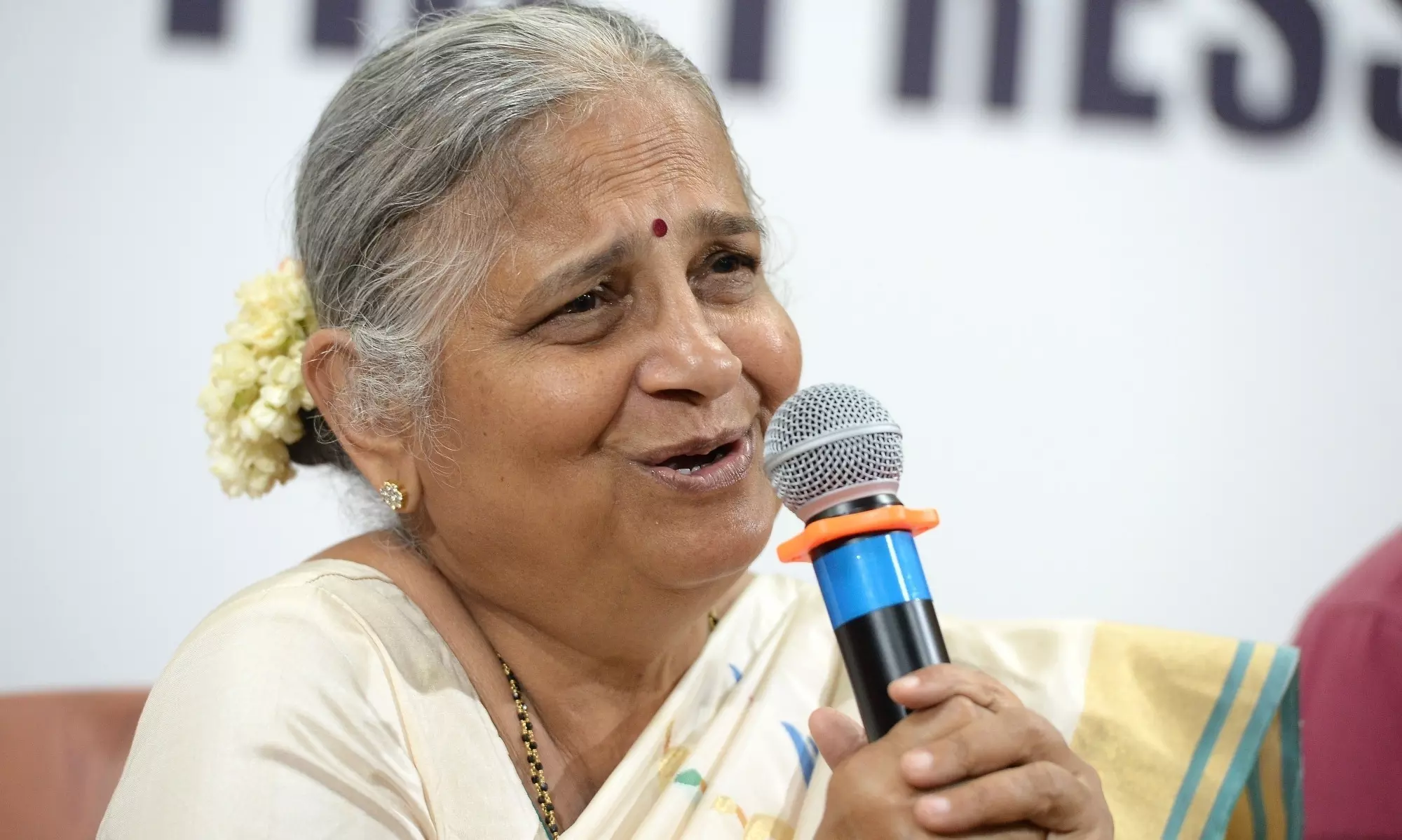 पाठ्य पुस्तकें तैयार करने के लिए सुधा मूर्ति समेत 19 विशेषज्ञों की समिति पाठ्य पुस्तकें तैयार करने के लिए सुधा मूर्ति समेत 19 विशेषज्ञों की समिति