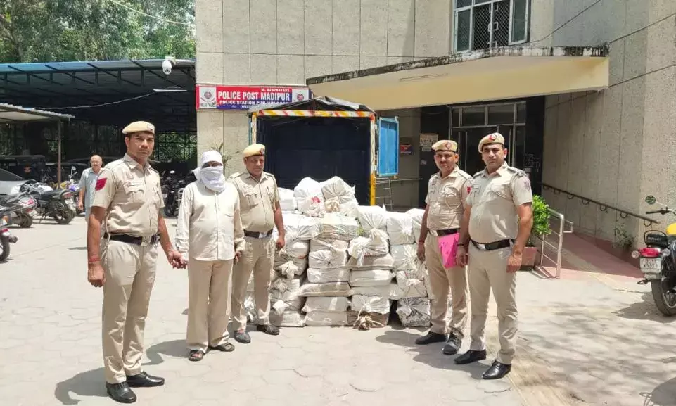 दिल्ली : स्वतंत्रता दिवस से पहले 145 कार्टन अवैध शराब जब्त