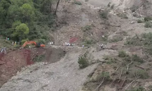 हिमाचल में भूस्खलन में सात लोग जिंदा दफन