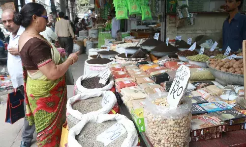 जुलाई में थोक महंगाई दर तीन महीने के उच्चतम स्तर पर जुलाई में थोक महंगाई दर तीन महीने के उच्चतम स्तर पर