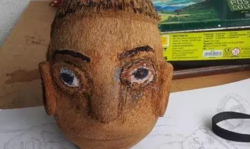 लॉकडाउन में मैकेनिक ने सीखा कचरे को कलाकृति बनाने का हुनर