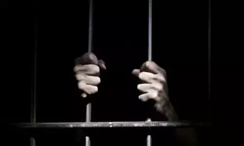 दिल्ली पुलिस ने अवैध कॉल सेंटर का भंडाफोड़ किया, 5 गिरफ्तार दिल्ली पुलिस ने अवैध कॉल सेंटर का भंडाफोड़ किया, 5 गिरफ्तार