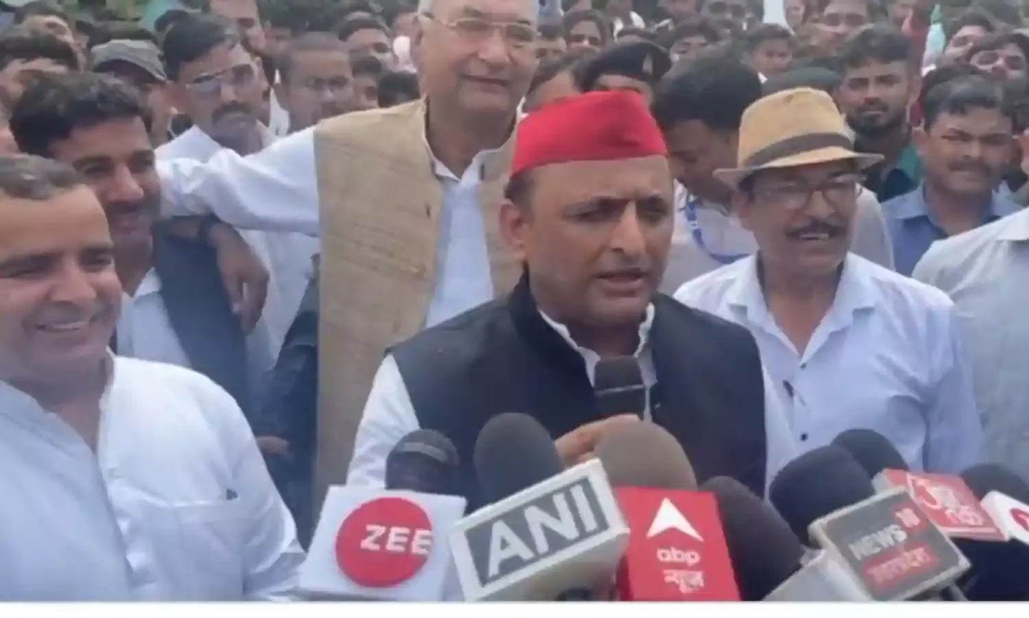 अखिलेश यादव ने मुख्यमंत्री योगी पर लगाया परिवारवाद का आरोप