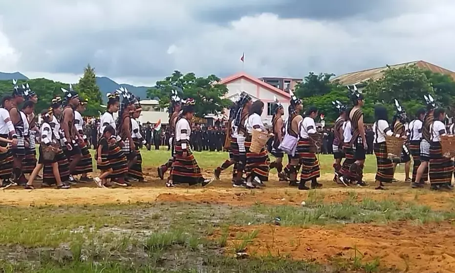मणिपुर के आदिवासियों ने अलग से किया मार्च पास्ट, राष्ट्रगान के साथ मनाया स्वतंत्रता दिवस 