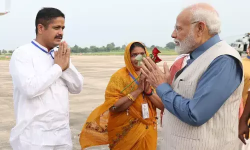भाजपा जिला उपाध्यक्ष अंकुर त्रिवेदी ने किया प्रधानमंत्री का अभिवादन भाजपा जिला उपाध्यक्ष अंकुर त्रिवेदी ने किया प्रधानमंत्री का अभिवादन