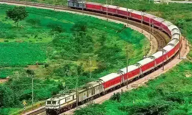 मुंबई से राह हुई आसान - एलटीटी से प्रयागराज तक चलने वाली यह ट्रेन अब अयोध्या तक जाएगी