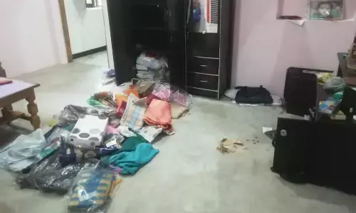 मकान का ताला तोड़कर सोना-चांदी व नगदी ले उड़े चोर