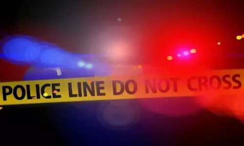 मोबाइल शॉप संचालक का शव सड़क किनारे स्कूटी पर रखे बोरे में मिला